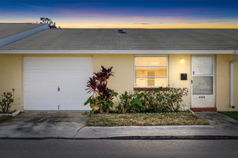 House in New Port Richey, Florida 2 bedrooms, 67.08 sq.m. № 2118356 - photo 10