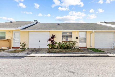 House in New Port Richey, Florida 2 bedrooms, 67.08 sq.m. № 2118356 - photo 11