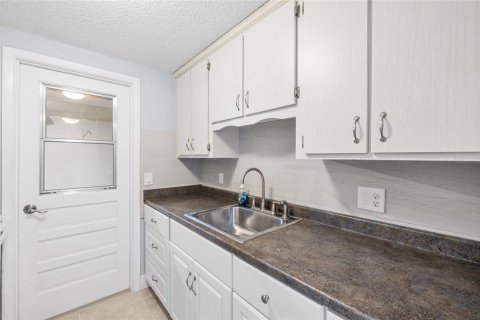 House in New Port Richey, Florida 2 bedrooms, 67.08 sq.m. № 2118356 - photo 19
