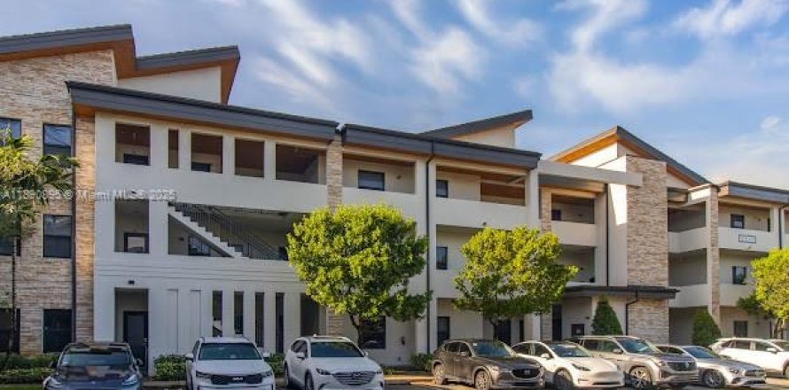 Condo in Doral, Florida, 2 bedrooms  № 1946325
