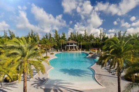 Condo in Doral, Florida, 2 bedrooms  № 1946325 - photo 24