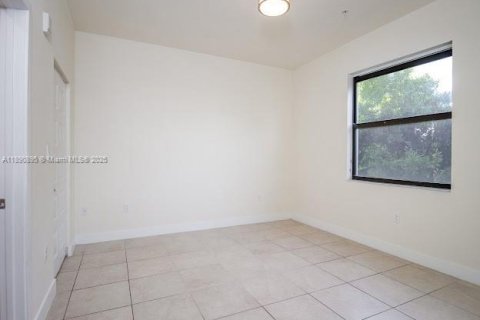 Condo in Doral, Florida, 2 bedrooms  № 1946325 - photo 18