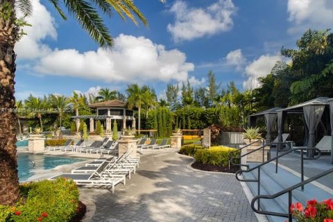 Condo in Doral, Florida, 2 bedrooms  № 1946325 - photo 25