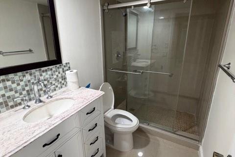 Condo in Hallandale Beach, Florida, 2 bedrooms  № 1976260 - photo 24