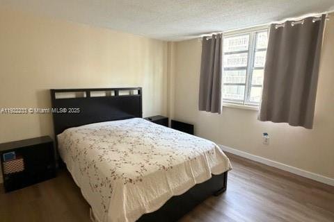 Condo in Hallandale Beach, Florida, 2 bedrooms  № 1976260 - photo 17