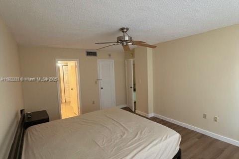 Condo in Hallandale Beach, Florida, 2 bedrooms  № 1976260 - photo 16
