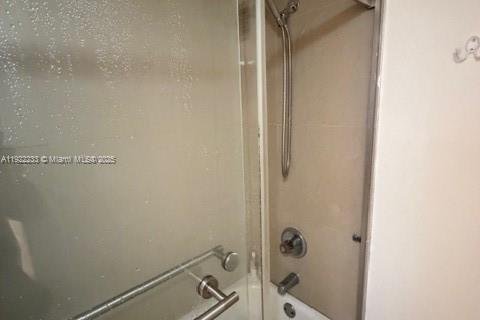 Condo in Hallandale Beach, Florida, 2 bedrooms  № 1976260 - photo 22