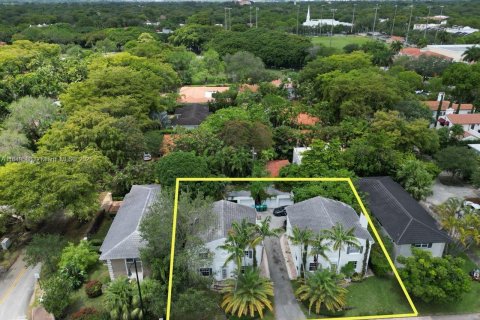 Commercial property in Coral Gables, Florida 202.34 sq.m. № 1728199 - photo 13
