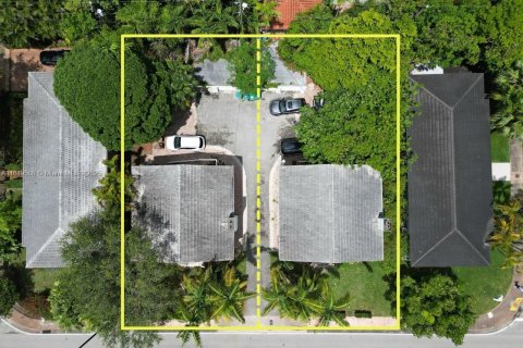 Commercial property in Coral Gables, Florida 202.34 sq.m. № 1728199 - photo 11