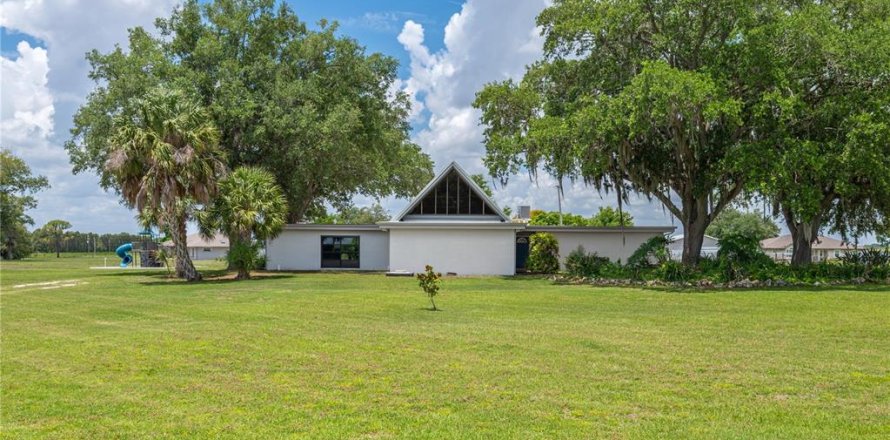 Villa ou maison à Babson Park, Floride 3 chambres, 288.46 m2 № 2211028