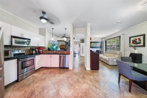Adosado en venta en Sunrise, Florida, 4 dormitorios, 171.68 m2 № 1955017 - foto 5