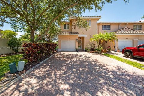 Adosado en venta en Sunrise, Florida, 4 dormitorios, 171.68 m2 № 1955017 - foto 2