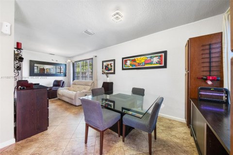 Adosado en venta en Sunrise, Florida, 4 dormitorios, 171.68 m2 № 1955017 - foto 8