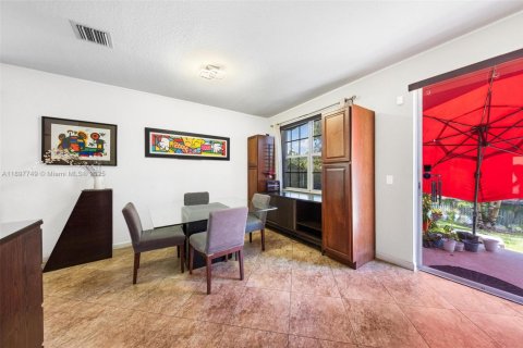 Adosado en venta en Sunrise, Florida, 4 dormitorios, 171.68 m2 № 1955017 - foto 6