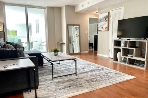 Condo in Hollywood, Florida, 1 bedroom  № 1990698 - photo 5