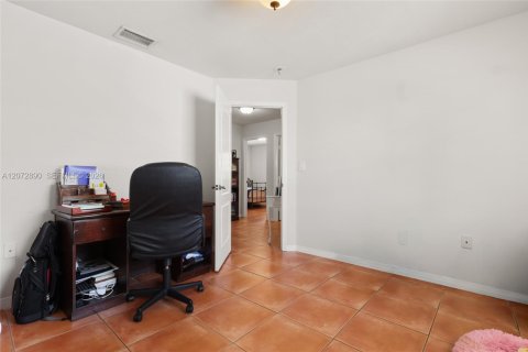 Villa ou maison à vendre à Miami, Floride: 5 chambres, 261.24 m2 № 2309516 - photo 27