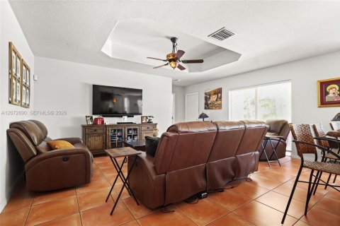 Villa ou maison à vendre à Miami, Floride: 5 chambres, 261.24 m2 № 2309516 - photo 7