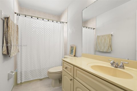 Villa ou maison à vendre à Miami, Floride: 5 chambres, 261.24 m2 № 2309516 - photo 28