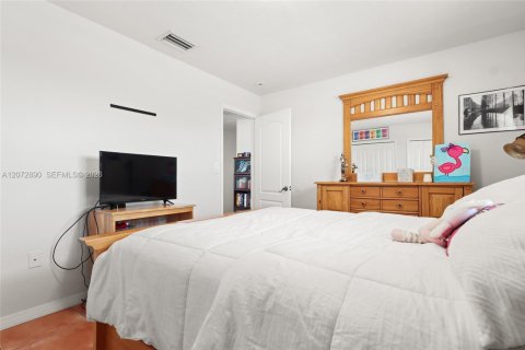 Villa ou maison à vendre à Miami, Floride: 5 chambres, 261.24 m2 № 2309516 - photo 23