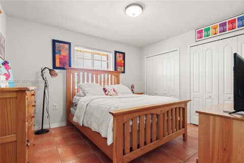 Villa ou maison à vendre à Miami, Floride: 5 chambres, 261.24 m2 № 2309516 - photo 22
