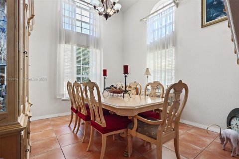 Villa ou maison à vendre à Miami, Floride: 5 chambres, 261.24 m2 № 2309516 - photo 12