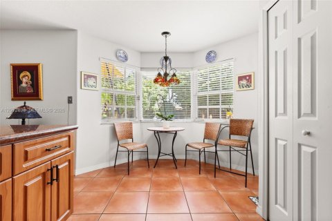 Villa ou maison à vendre à Miami, Floride: 5 chambres, 261.24 m2 № 2309516 - photo 11