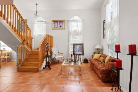 Villa ou maison à vendre à Miami, Floride: 5 chambres, 261.24 m2 № 2309516 - photo 5