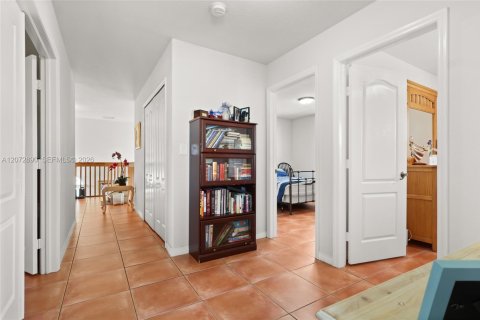 Villa ou maison à vendre à Miami, Floride: 5 chambres, 261.24 m2 № 2309516 - photo 29