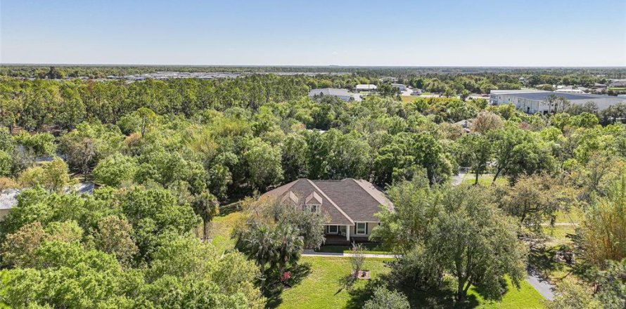 Casa en Lake Suzy, Florida 3 dormitorios, 231.05 m2 № 2110082