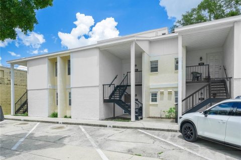 Copropriété à vendre à Tampa, Floride: 2 chambres, 83.98 m2 № 1803635 - photo 1