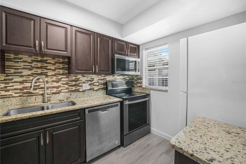Copropriété à vendre à Tampa, Floride: 2 chambres, 83.98 m2 № 1803635 - photo 13