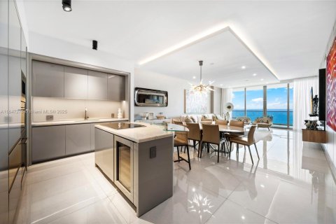 Condo in Sunny Isles Beach, Florida, 3 bedrooms  № 1855316 - photo 9