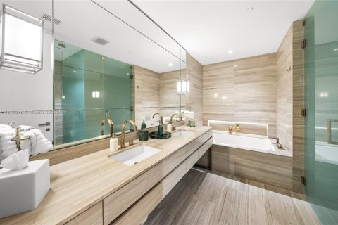 Condo in Sunny Isles Beach, Florida, 3 bedrooms  № 1855316 - photo 22