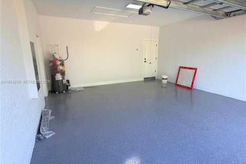 Купить виллу или дом в Лихай-Эйкерс, Флорида 3 спальни, 143.63м2, № 2008986 - фото 18