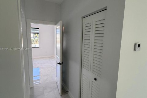 Купить виллу или дом в Лихай-Эйкерс, Флорида 3 спальни, 143.63м2, № 2008986 - фото 10