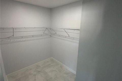 Купить виллу или дом в Лихай-Эйкерс, Флорида 3 спальни, 143.63м2, № 2008986 - фото 16