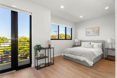 Touwnhouse à louer à Miami, Floride: 4 chambres, 161.19 m2 № 2051039 - photo 6