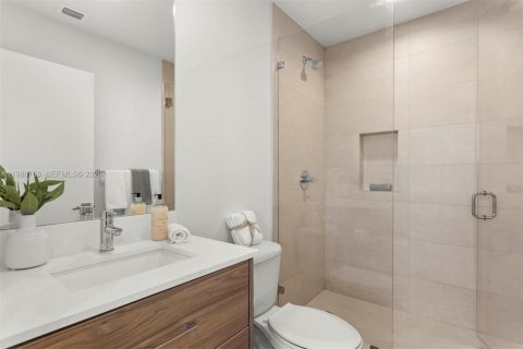 Touwnhouse à louer à Miami, Floride: 4 chambres, 161.19 m2 № 2051039 - photo 7