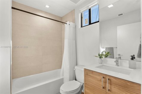 Touwnhouse à louer à Miami, Floride: 4 chambres, 161.19 m2 № 2051039 - photo 12