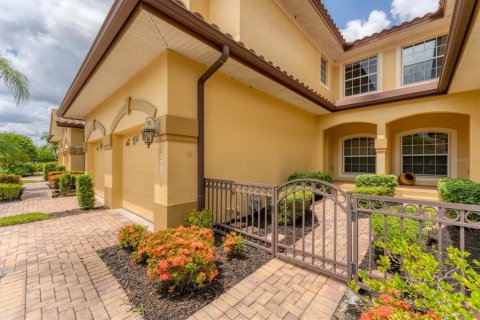 Copropriété à vendre à Lakewood Ranch, Floride: 3 chambres, 168.34 m2 № 1798332 - photo 1