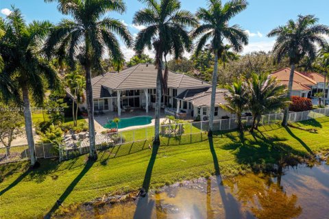 Casa en venta en Weston, Florida, 7 dormitorios, 444.72 m2 № 2034163 - foto 9
