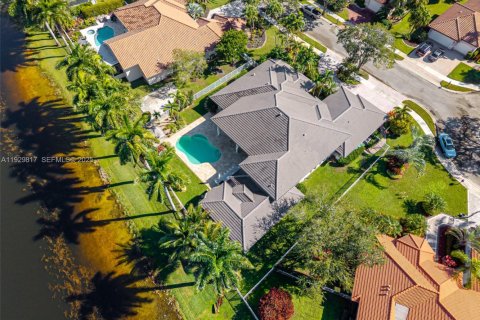 Casa en venta en Weston, Florida, 7 dormitorios, 444.72 m2 № 2034163 - foto 10