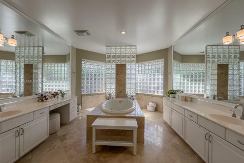 Casa en venta en Weston, Florida, 7 dormitorios, 444.72 m2 № 2034163 - foto 29