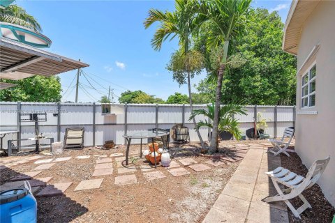 Commercial property in Hollywood, Florida 162.21 sq.m. № 1865689 - photo 3