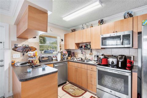 Commercial property in Hollywood, Florida 162.21 sq.m. № 1865689 - photo 27