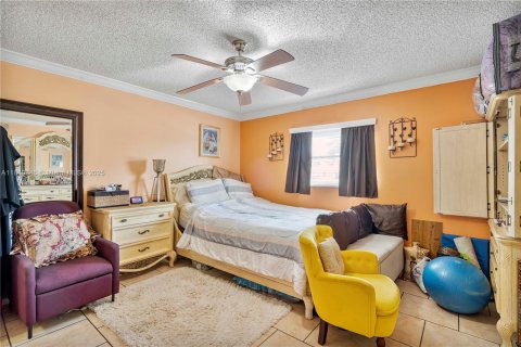 Commercial property in Hollywood, Florida 162.21 sq.m. № 1865689 - photo 13