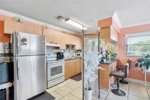 Commercial property in Hollywood, Florida 162.21 sq.m. № 1865689 - photo 18