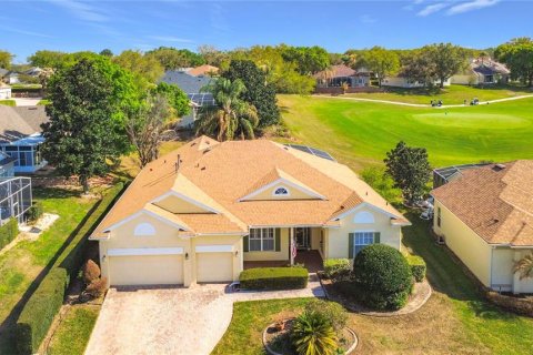 Villa ou maison à vendre à Clermont, Floride: 3 chambres, 260.5 m2 № 2105082 - photo 1