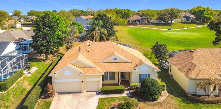 Villa ou maison à Clermont, Floride 3 chambres, 260.5 m2 № 2105082