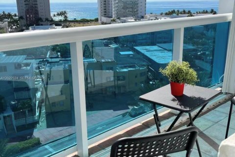 Condo in Miami Beach, Florida, 1 bedroom № 2085453 - photo 3